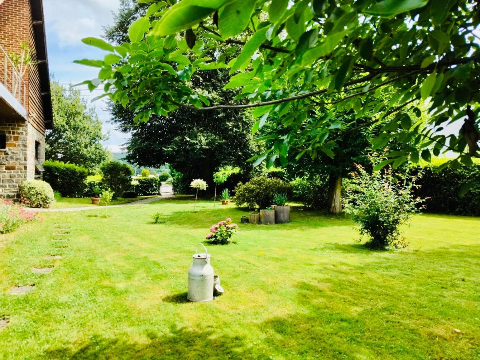 Les Eglantines Homestay
