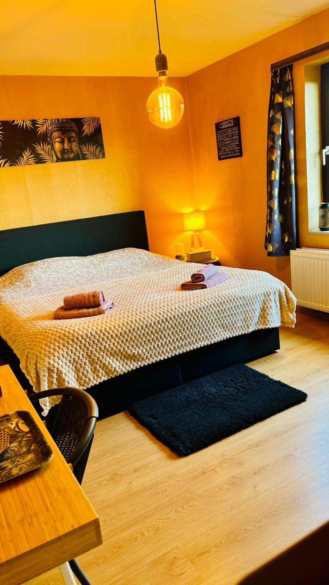 Les Eglantines Homestay *